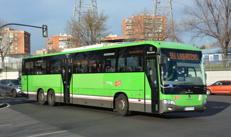 Bus en Av. de los Poblados