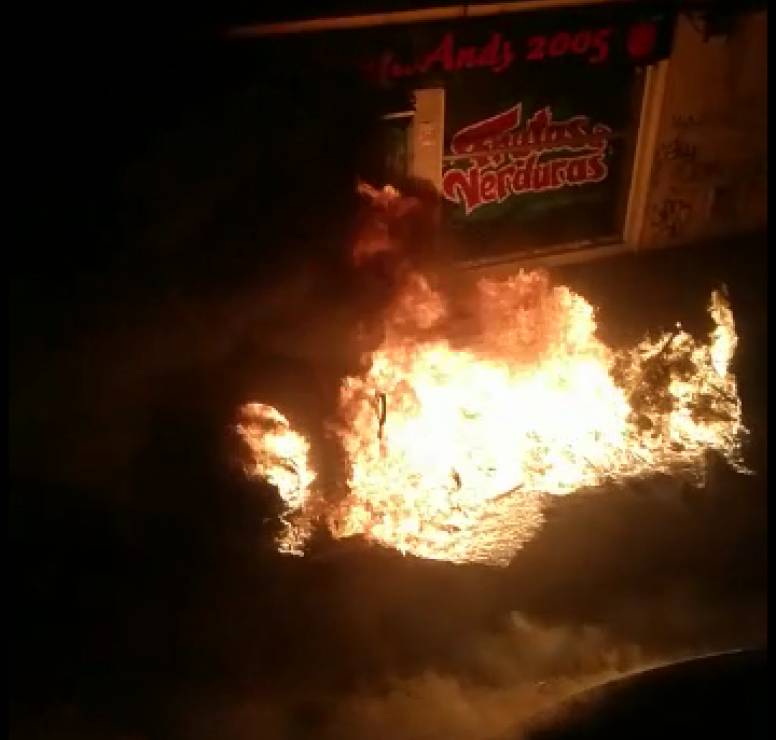 Foto Contenedor calcinado